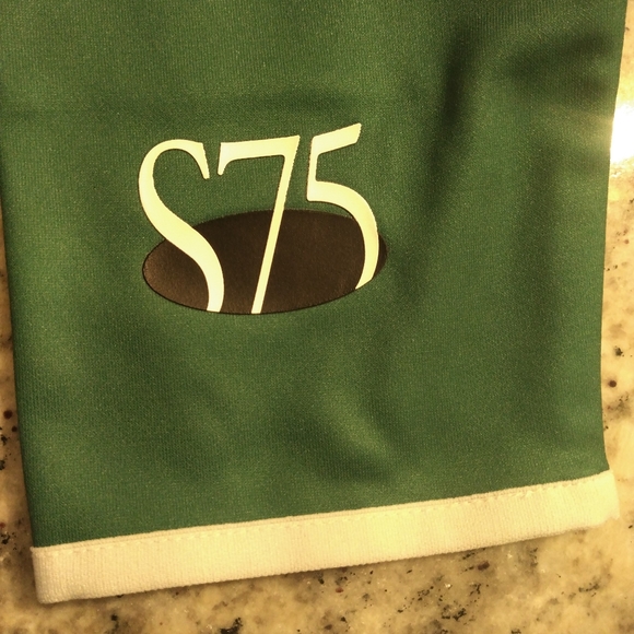 Oakley - Picture 4 of 4